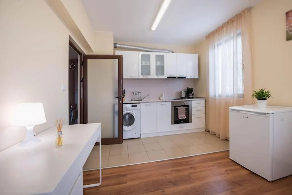 Serenity Apartment ヴァルナ 0*,